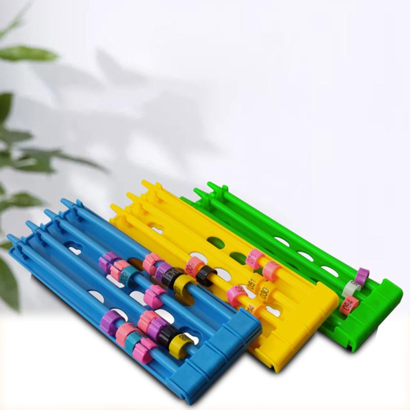 Soporte para anillo de pie de Paloma, 4 filas, gran espacio, soporte para anillo de pie colgante Multicolor, accesorios para pájaros