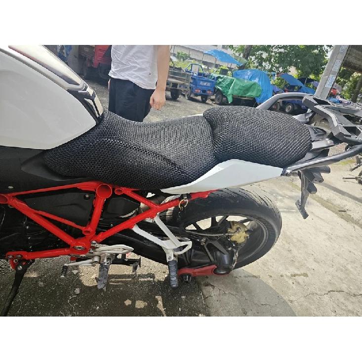 Motorcycle Mesh Insulation Breathable Seat Cushion Cover For BMW R1200R R1250R R1200RS R1250RS R1250 R1200 R 1200 1250 R 1200R