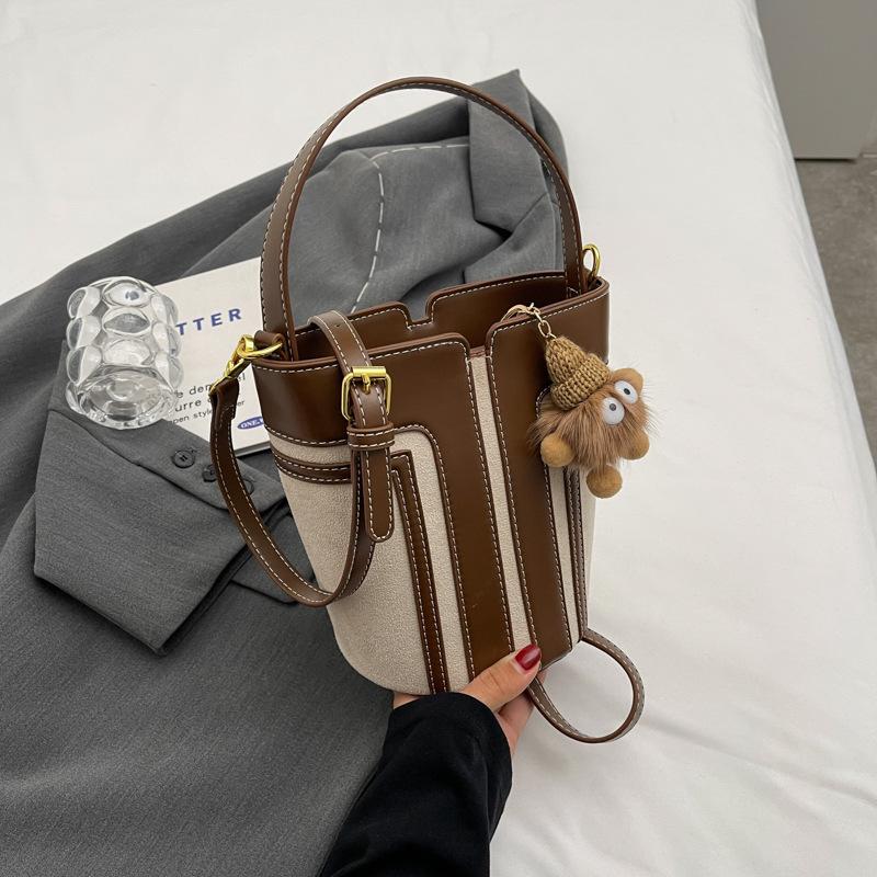 Autumn and Winter New Vintage Bucket Bag Niche Design Handbag Women's Versatile Commuter Large Crossbody Bags for Women
