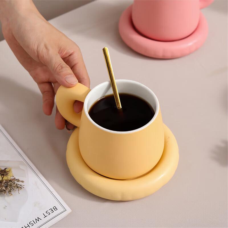 Kaffe- och mjölkmugg i keramik