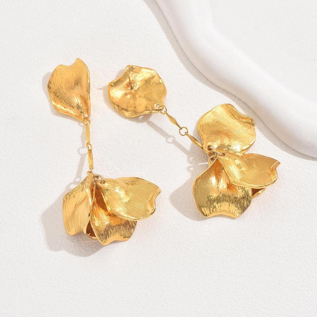 European and American Niche Alloy 3D Flower Design High-End Fashion Earrings