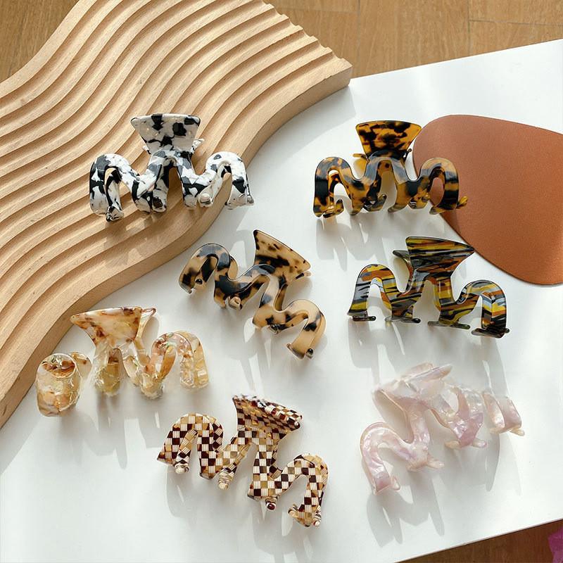 Elegant Korean Style Acetate Hair Clip For Women With Artistic Retro Design