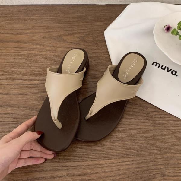 

Модная обувь Женская 2025 Тапочки Повседневные Пантофли Резиновые Шлепанцы Квадратный каблук Низкий Роскошный Новый Гавайский Блок Летние Римские Тканевые Шлепанцы 35