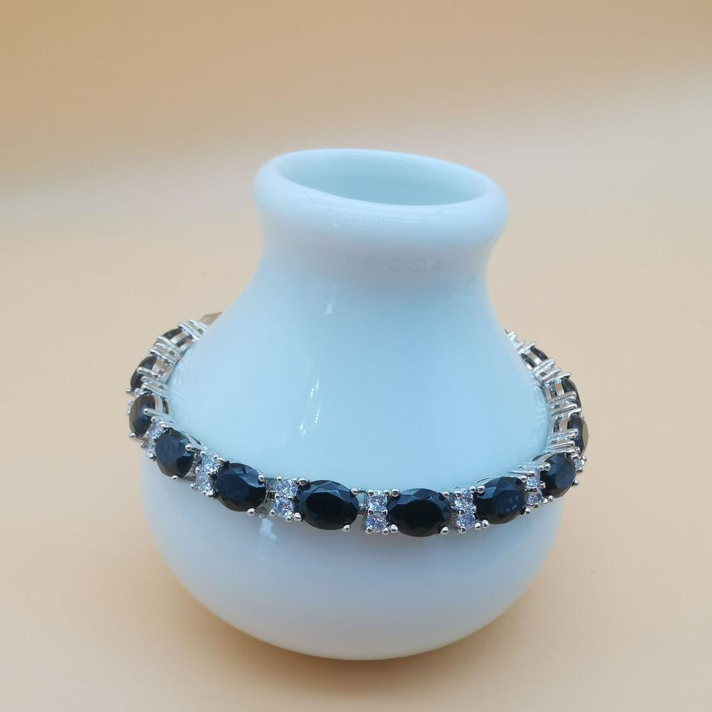 New Women's Egg-shaped Bracelet for Girlfriend Gift Birthday Party