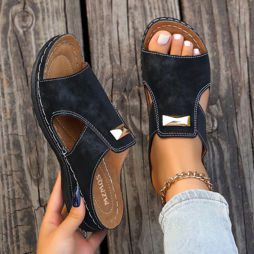 Women'S Wedge Heel Sandals Comfortable One-Strap Sandals Metal Decoration Casual Thick-Soled Slippers Versatile Casual Wedge Heel Slippers