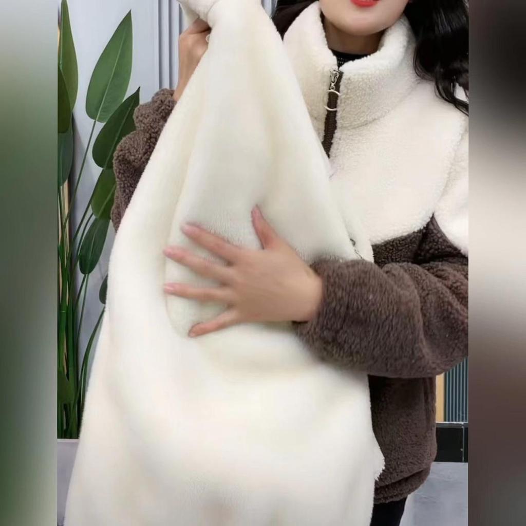 Manteau d'hiver en laine d'agneau pour femme 2025: Veste élégante, anti-âge, épaissie et rembourrée en coton pour les personnes d'âge moyen et les personnes âgées
