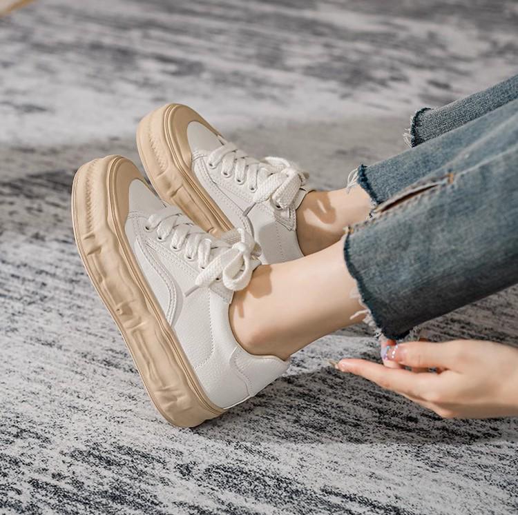 

Весенние женские белые кроссовки на массивной подошве, увеличивающие рост 34 хаки