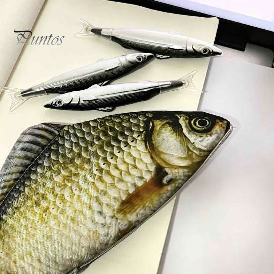 Interesting School Gift for Friends Realistic Crucian Carp Pencil Case, 3D Bionic Fish Shape Stationery Funny Case Pouch, Large Capacity Zippered