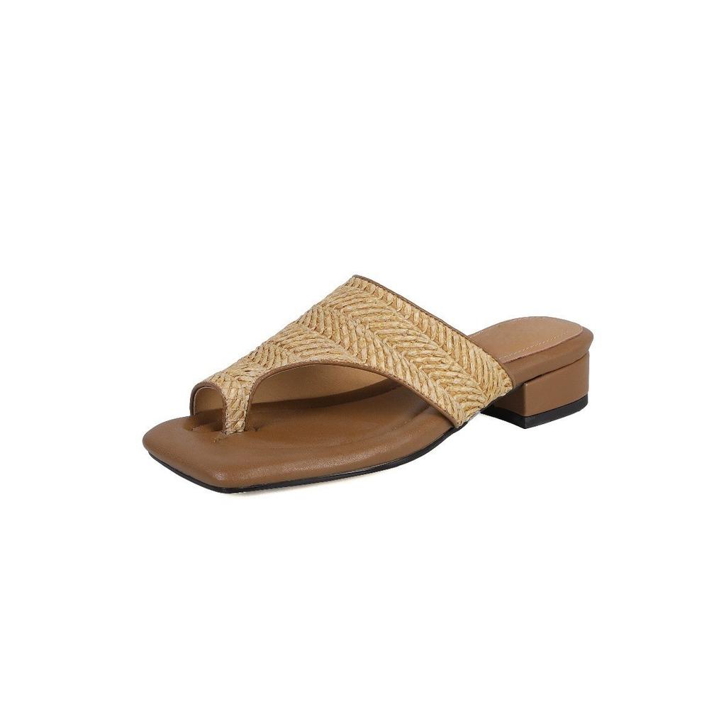 French Retro Sandals Women's 2025 New Summer Woven Thick Heel Versatile Beach Outerwear Toe Slippers