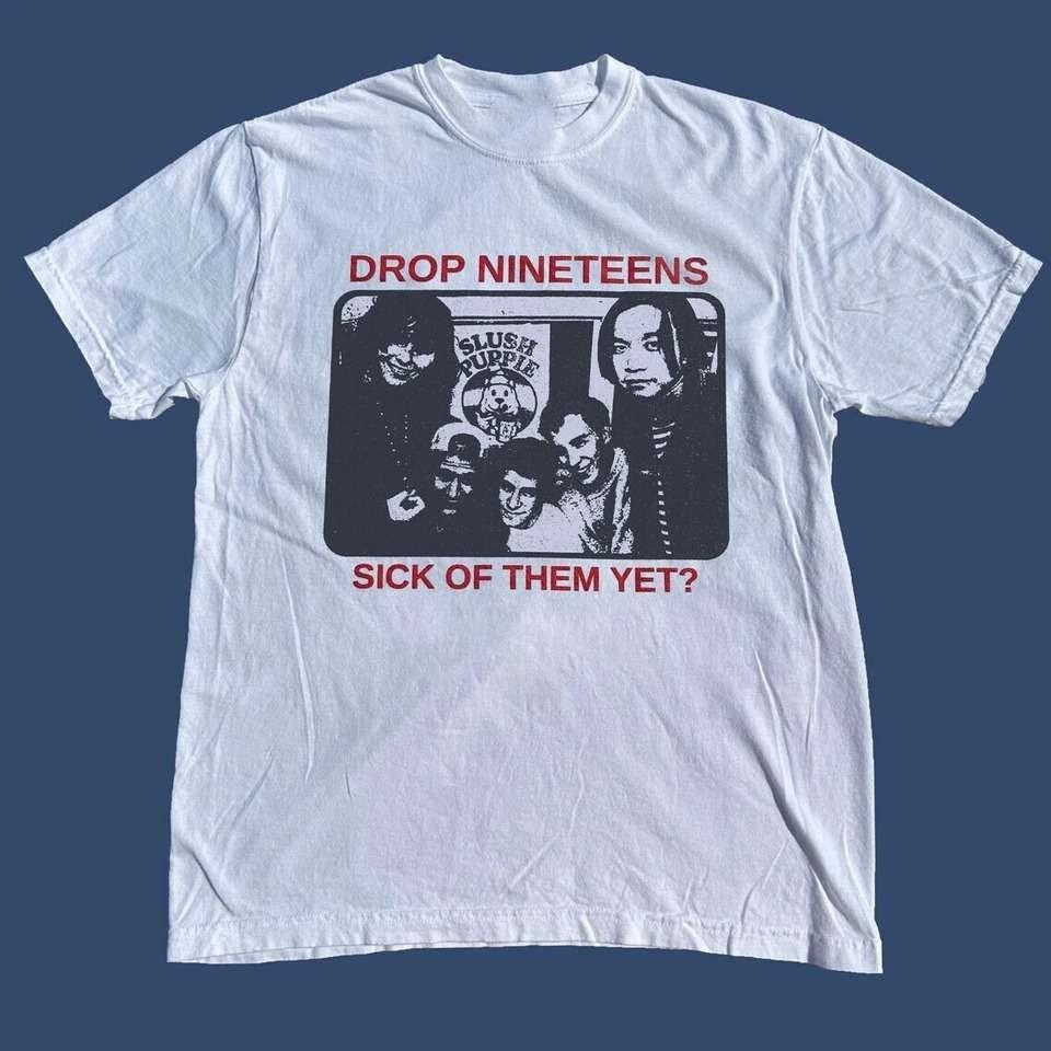 Drop Nineteens Boston Buzz Magazine Белая футболка NT98994 Унисекс футболка S
