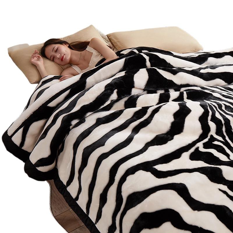 

Ковдра Raschel двошарова 2 * 2.3m/5kg чорний