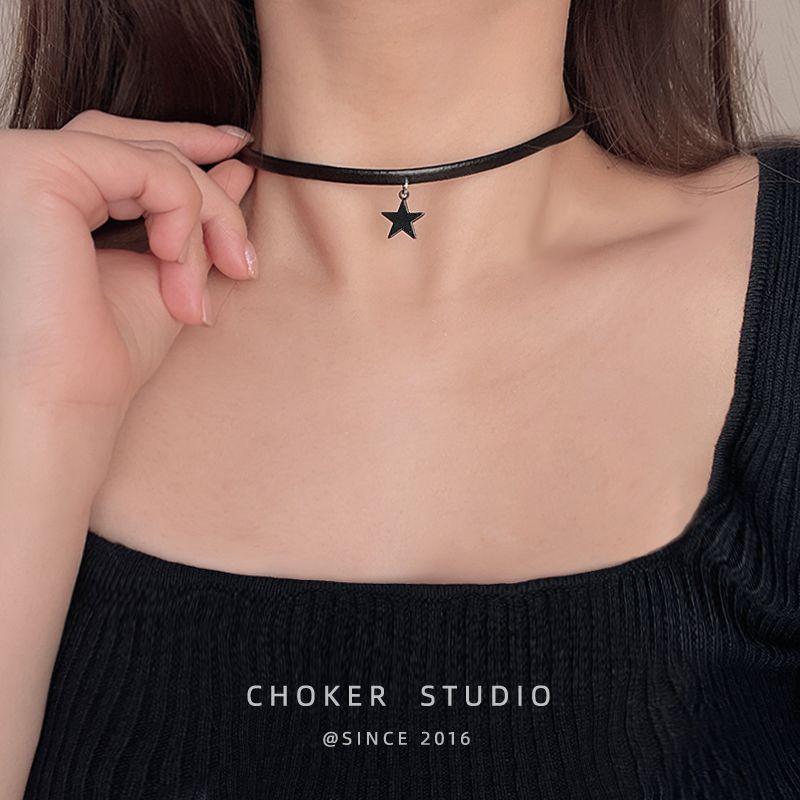 

Чокер Черный XINGX Женское Короткое Японское и Корейское Ожерелье Single-layer black five-pointed star
