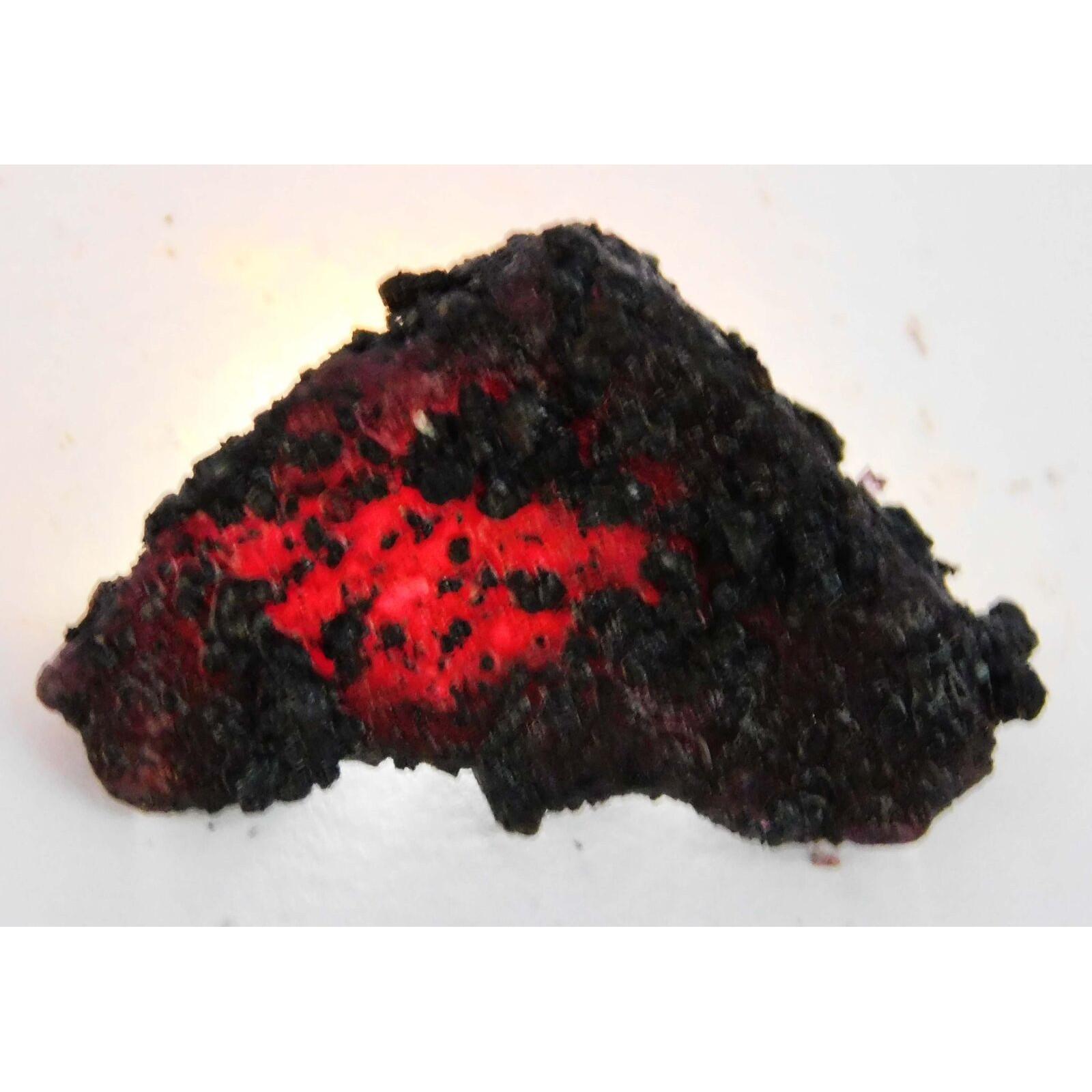 

44 Карати Натуральний ЧЕРВОНИЙ Рубін Величезний Необроблений Видобутий з Землі Вільний Дорогоцінний Камінь СЕРТИФІКОВАНИЙ 1A-5656 35.2 mm червоний