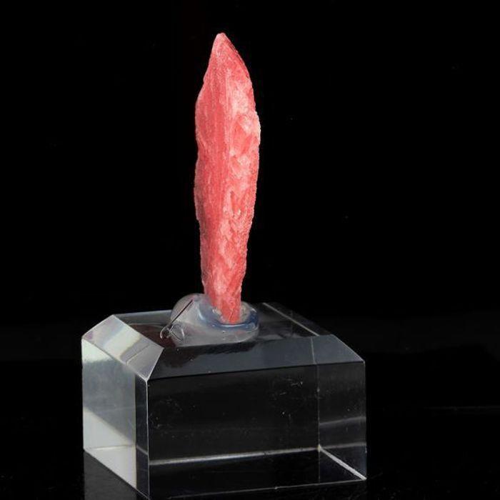 Pierres et Minéraux. Rhodochrosite. 163.5 ct. Wutong Mine, Guangxi, Chine.