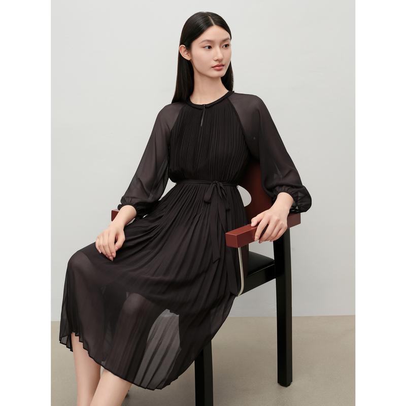 Jiuzi Anna Kou Elegant Three Bedroom Wind Pressure Pleated Hanging Waist Graceful Dress Women's Clothing 2024 Autumn New Item