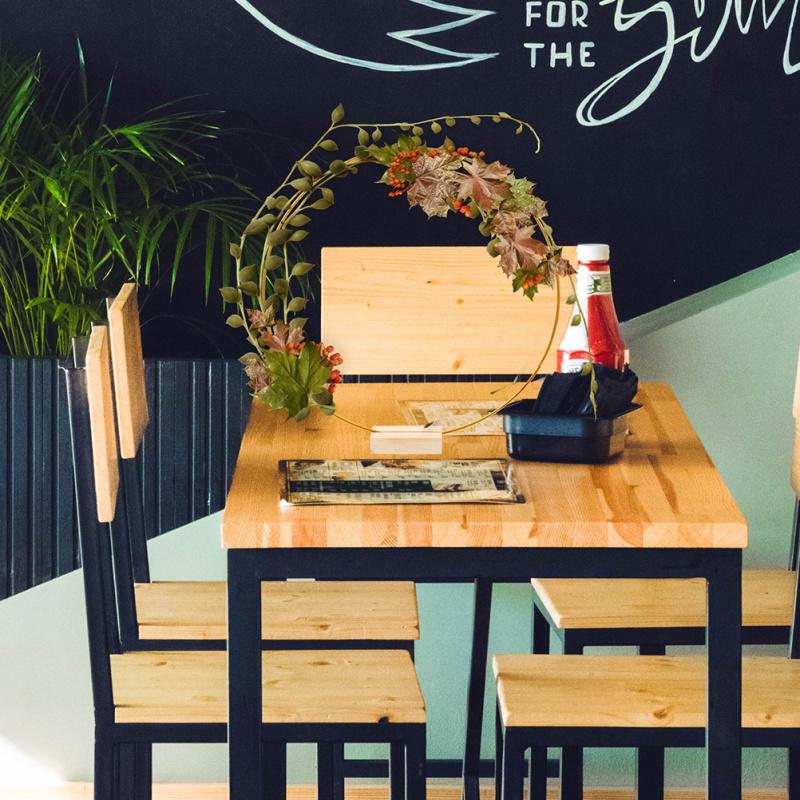 2 Set Garland Hoop Decoration Centerpieces for Tables Dream Catcher Round Wreath Frame Gold with Stand Flower Hoops Metal Rings