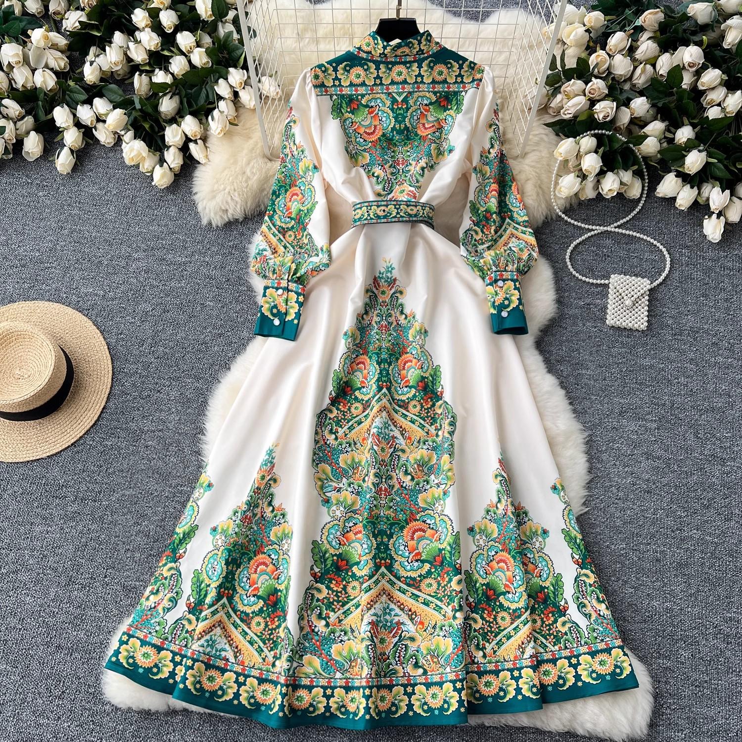 Новое винтажное осеннее зеленое платье с рубашечным воротником и цветочным принтом — фото 3