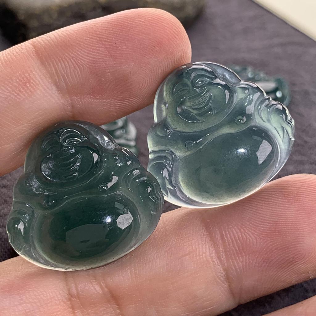 Natürlicher Jadeit-Anhänger in A-Qualität: Vier Jahreszeiten Bohnen Baby & Shakyamuni Buddha Souvenir