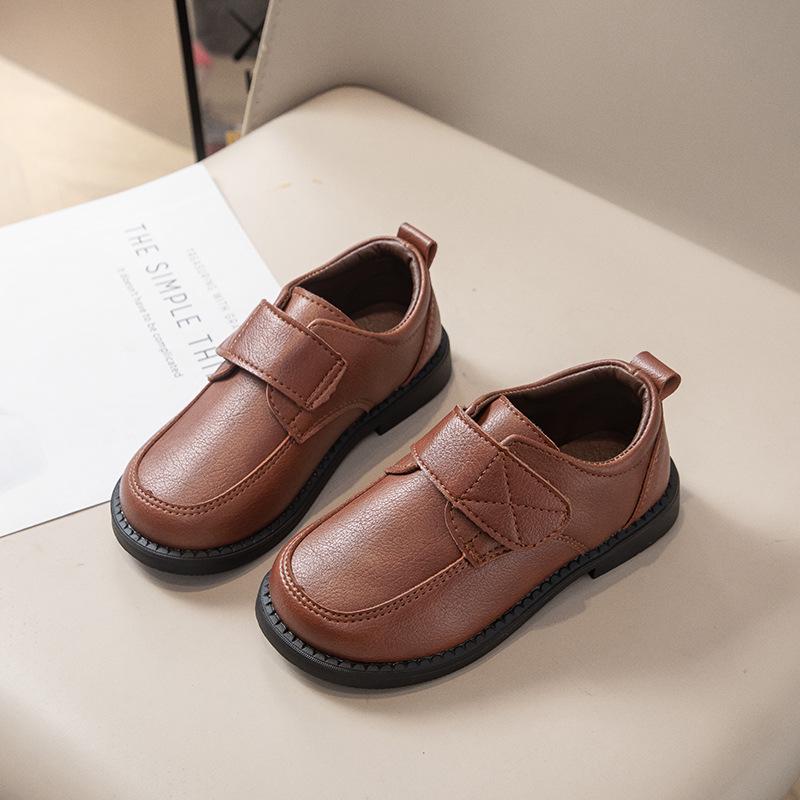 Matowe czarne skórzane buty casualowe w stylu brytyjskim dla chłopców, antypoślizgowe, na rzepy (Wiosna jesień)