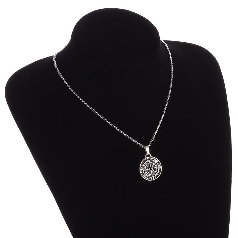 Eco-friendly Alloy Compass, Compass Men's Pendant Necklace, European and American Style Fashionable and Trendy Accessories