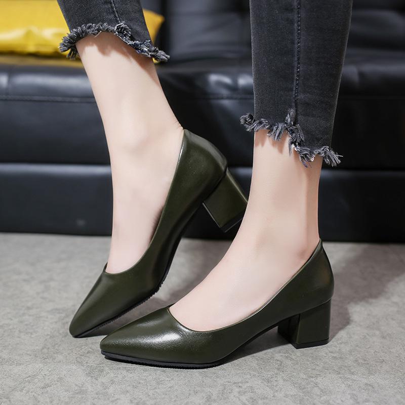 Autumn and winter 2019 new shallow single shoes women's fashion casual hundred, with medium heels, feet, pointed women's high heels