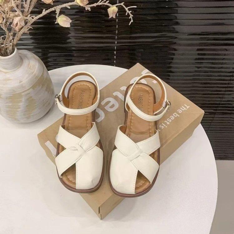 

French bag head sandals women s 2025 new summer wear Korean version commuter with skirt flat silver Roman sandals 40