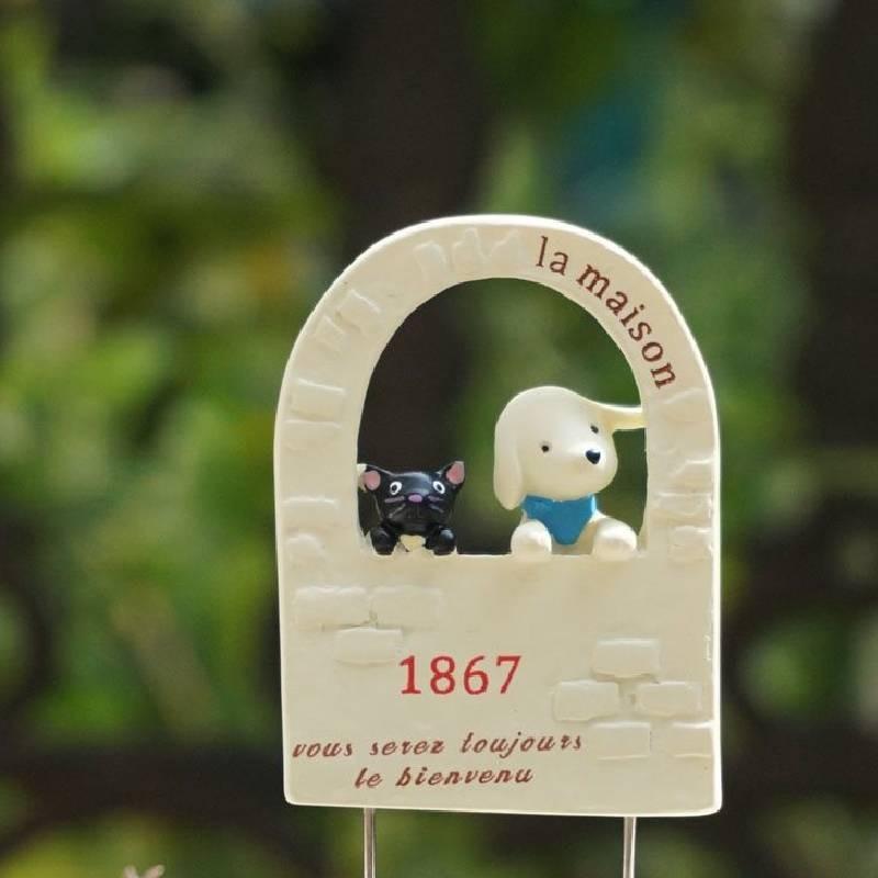 

Cute Cartoon Dog Black Cat Fence Scene For Landscape Decoration Plugin Props