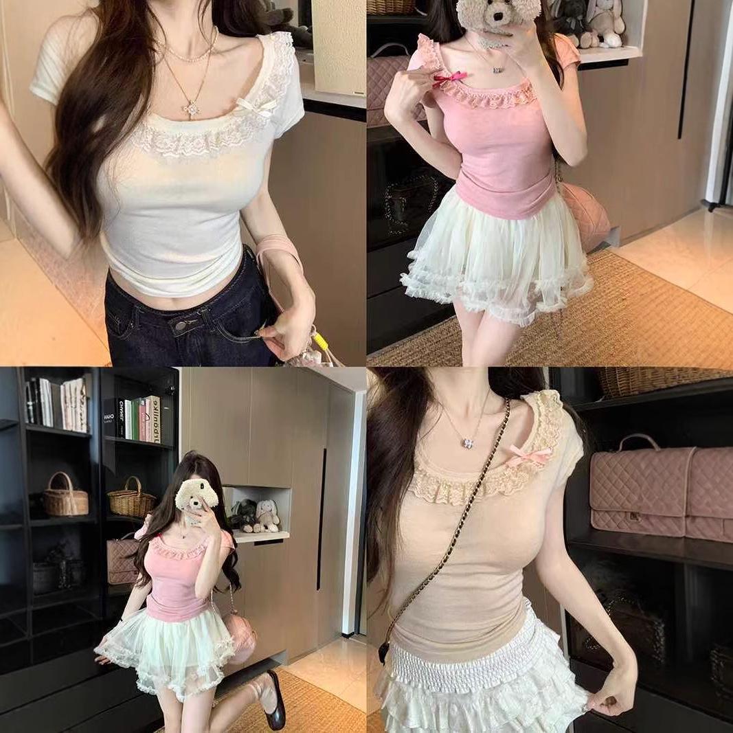 

Gentle Style Lace Trim Knitted Summer Top - Women s Slimming Short Sleeve Round Neck One Size (suitable for up to 125 pounds)