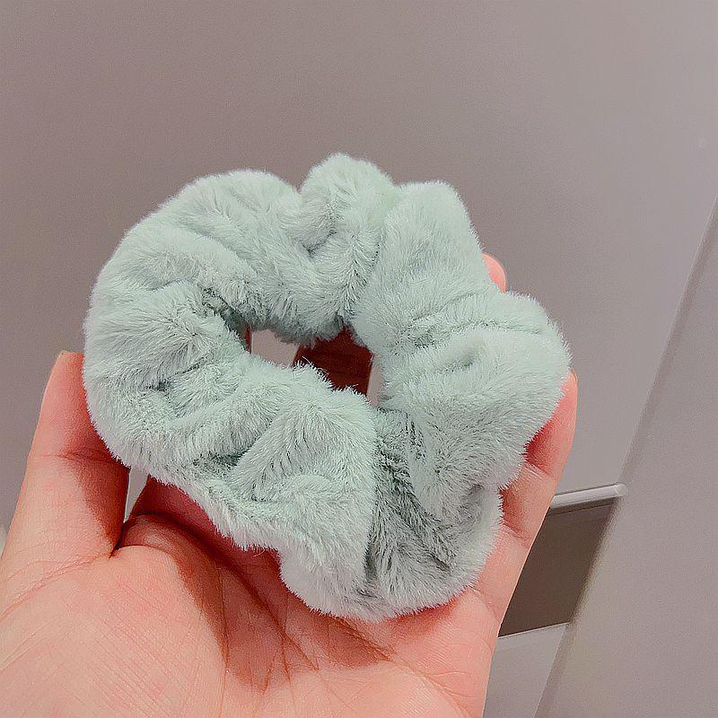 Chic Autumn/Winter Plush Hairband & Scrunchie for Women – Cute, Simple, Versatile Headwear