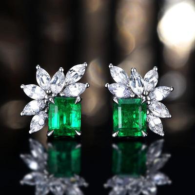 Nuovi Eleganti Orecchini a Bottone Princess Taglio Smeraldo con Intarsio Creativo di Zirconia Taglio Marquise per Donna