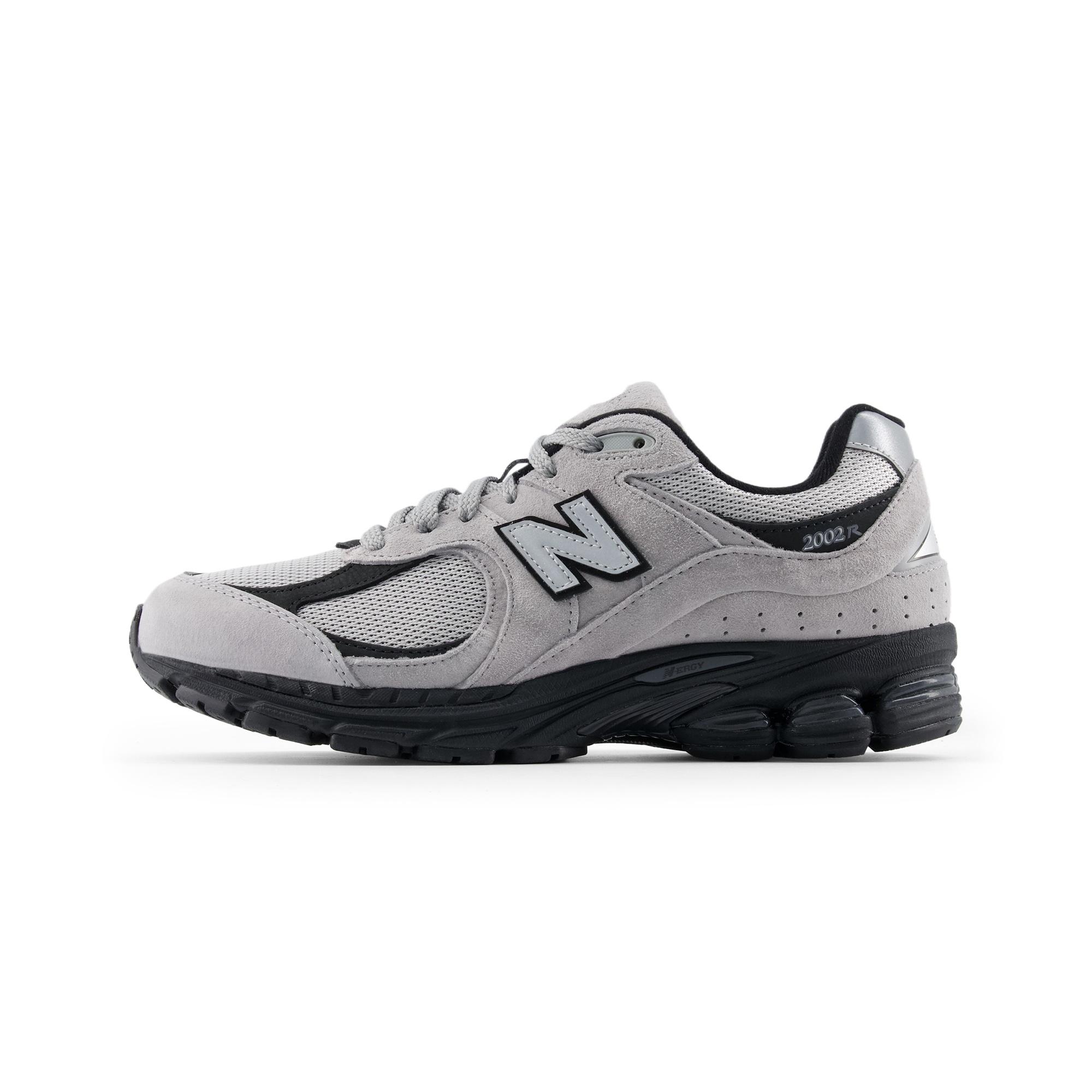 New Balance 2002R  Grey Black  Men s U2002RAS EU 36