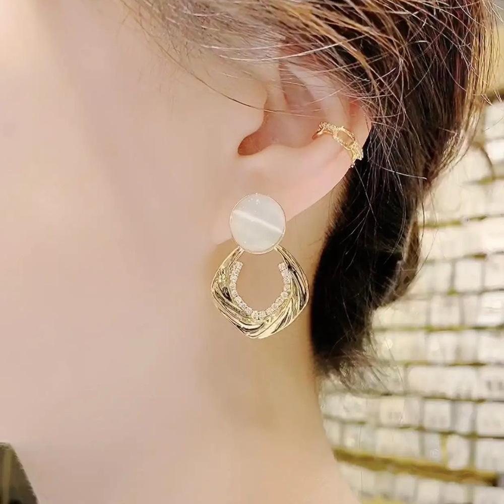 South Korea S911 silver needle geometric circle with diamonds temperament exaggerated earrings cat eye earrings