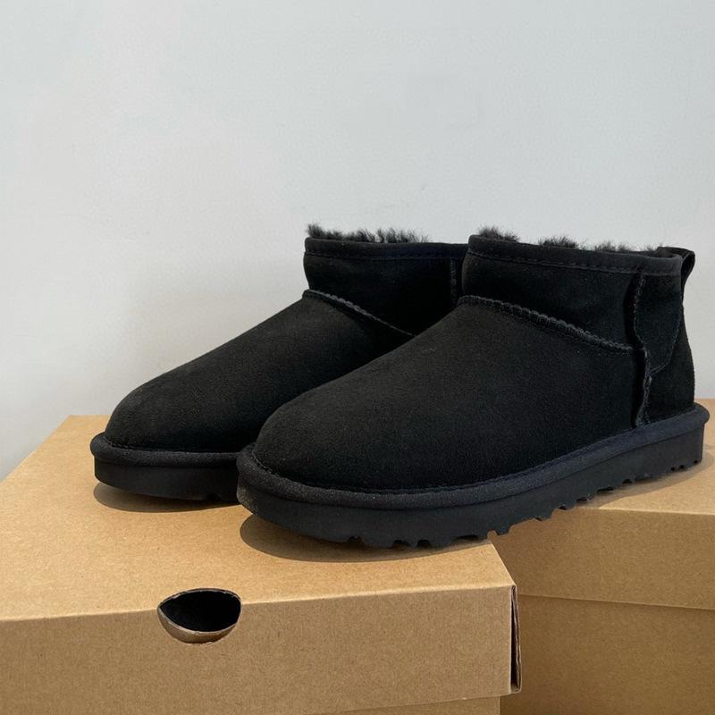 Women Real Sheepskin Snow Boots New Design Natural Wool Fur Lined Ankle Winter Warm Leather Shoes Classic Men Casual Flat Boots