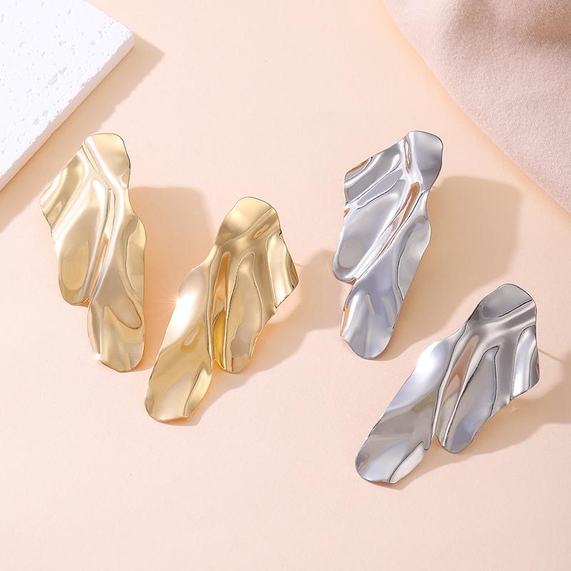 Vintage Golden Statement Stud Earrings For Women Fashion Jewelry Party European Long Punk Twist Irregular Geometry Accessories