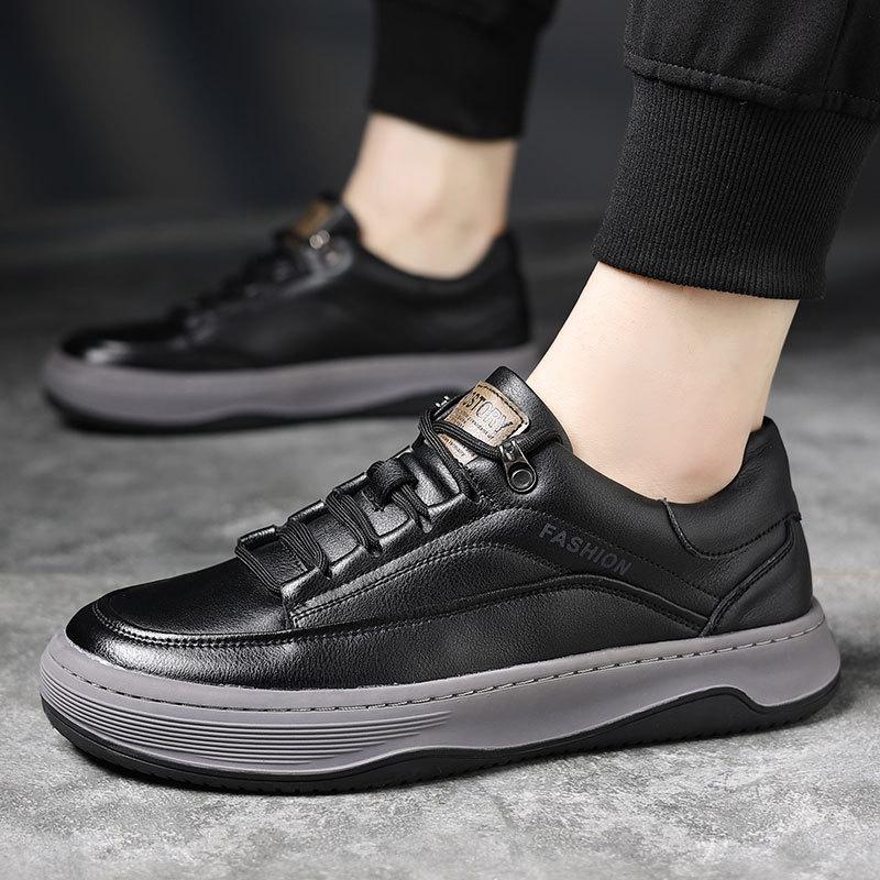 Men's Board Shoes Men's Leather 2025 Autumn New Casual Shoes Trend Soft Sole Sports Clown Versatile