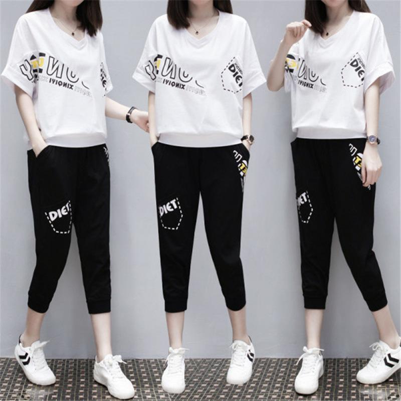 Women's Summer Plus Size Ageing Sports Suit V-neck Printing Short-sleeved T-shirt + Casual Seven-minute Pants Two-piece Set
