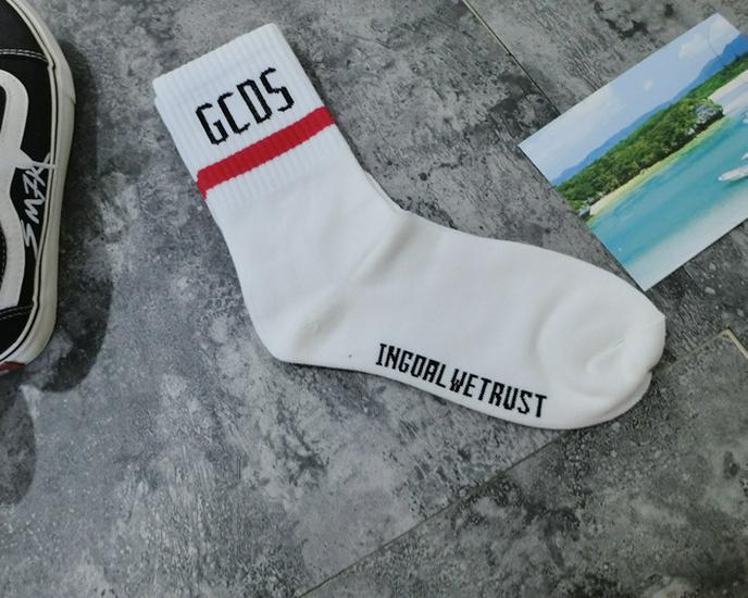 Japanese Harajuku Street Style Mid-Calf Striped Socks - Unisex Trendy College Skateboard Fashion
