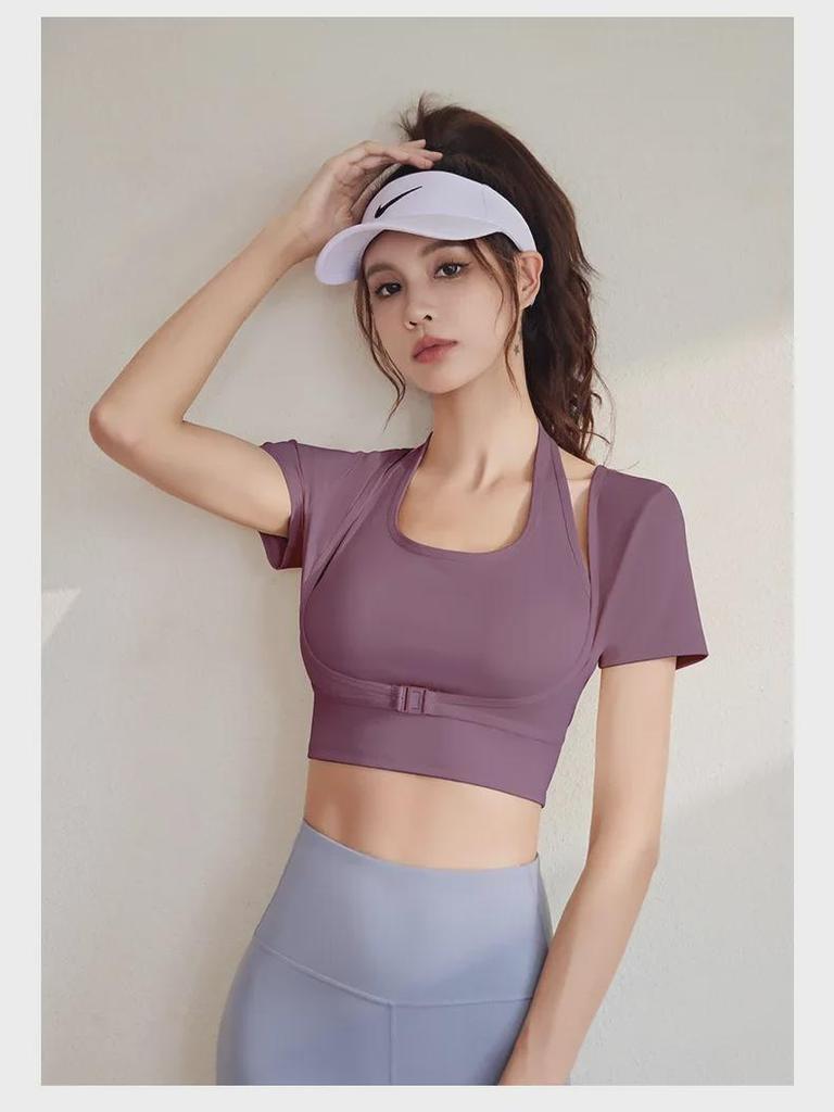 Pfirsichfarbener Neckholder-Yogaanzug mit Brustpolster - Kurzärmelig, Enganliegend