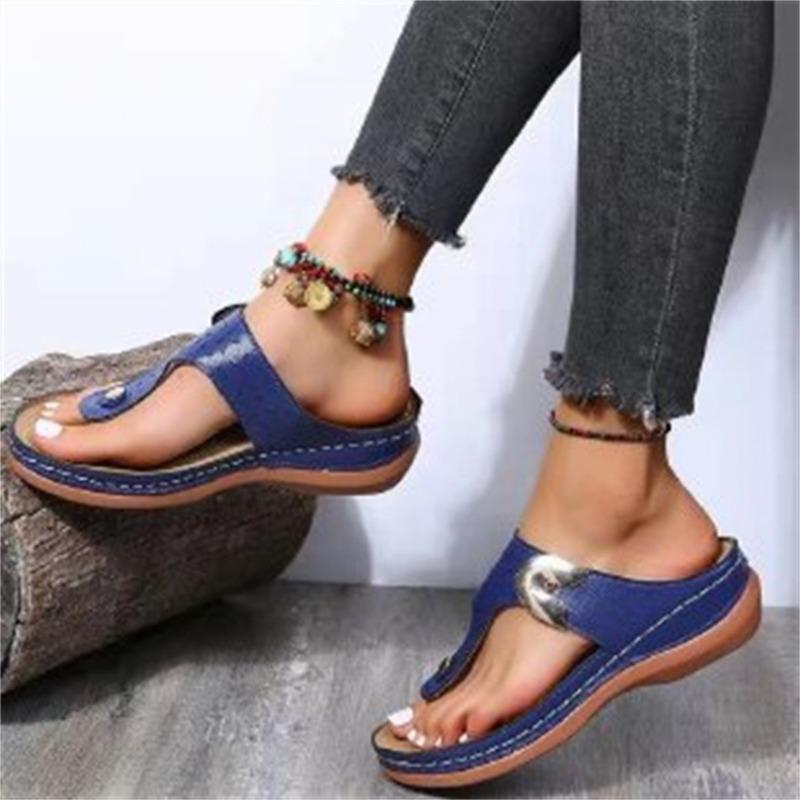 Flat-bottomed thick-soled women's cool slippers large size 4 thick-soled flip-flops shoes summer new wedge slippers