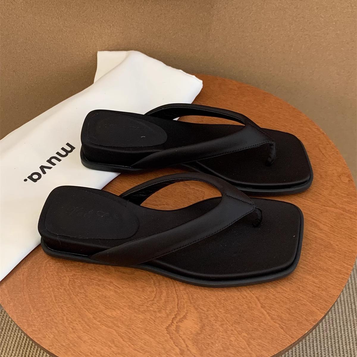 

Летние новинки в ретро-стиле, женские шлепанцы с перемычкой для пальца, повседневные удобные шлепанцы на танкетке, пляжная обувь для отпуска, обувь для женщин 39 чёрный