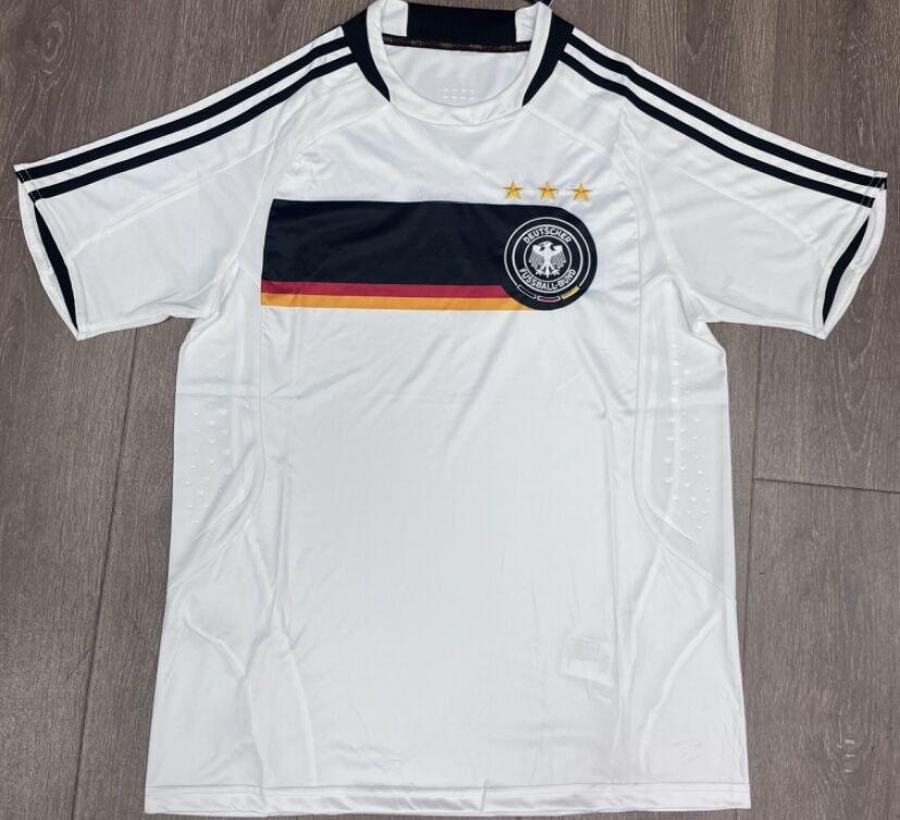Source: Retro football uniform: Brazil-Real Madrid-Manchester United nostalgic version short-sleeved jersey