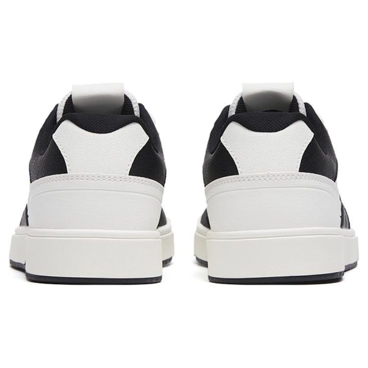 Anta Street Play Fabric Synthetic Leather Slip Resistant Durable Lightweight Low Top Skate Shoes Women Skate Shoes White Black 922318016-1