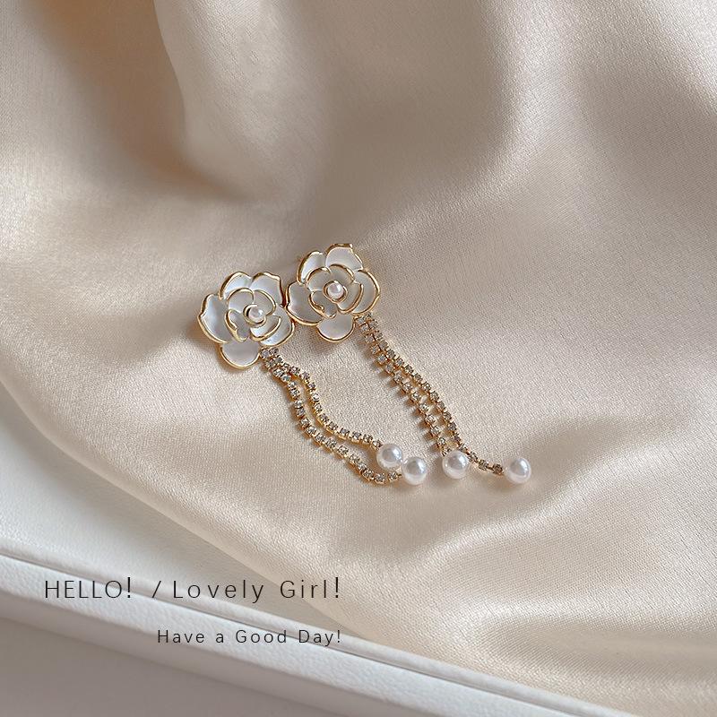 Korean Style Fashion Pearl Camellia Earrings For Women Girls Crystal Pendant Jewelry Lady Trendy Vintage Accessories Ear Rings