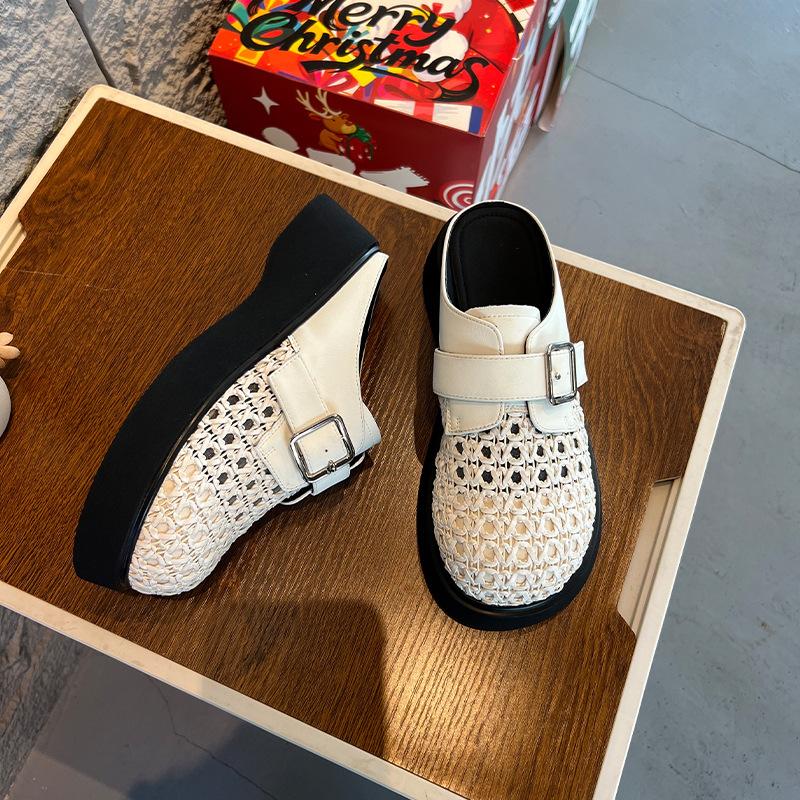 The First Layer of Sheepskin Insoles Bag Head Slippers Women's 2026 Spring and Summer Retro Woven Semi-drag French Sandals