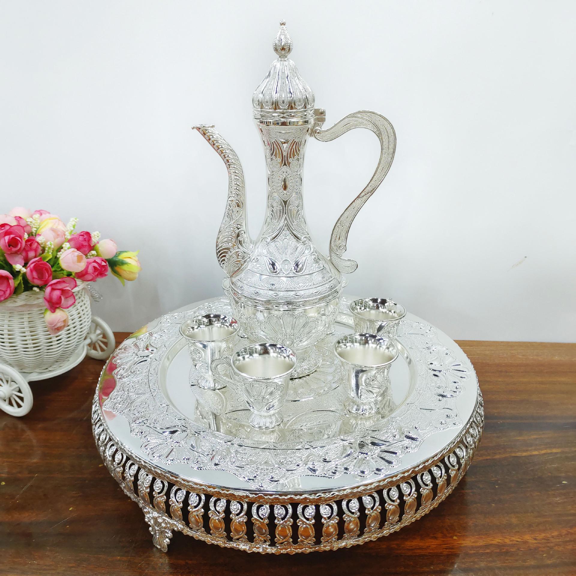 

Металлический набор для вина Байцзю «Цветок павлина» с подносом Small