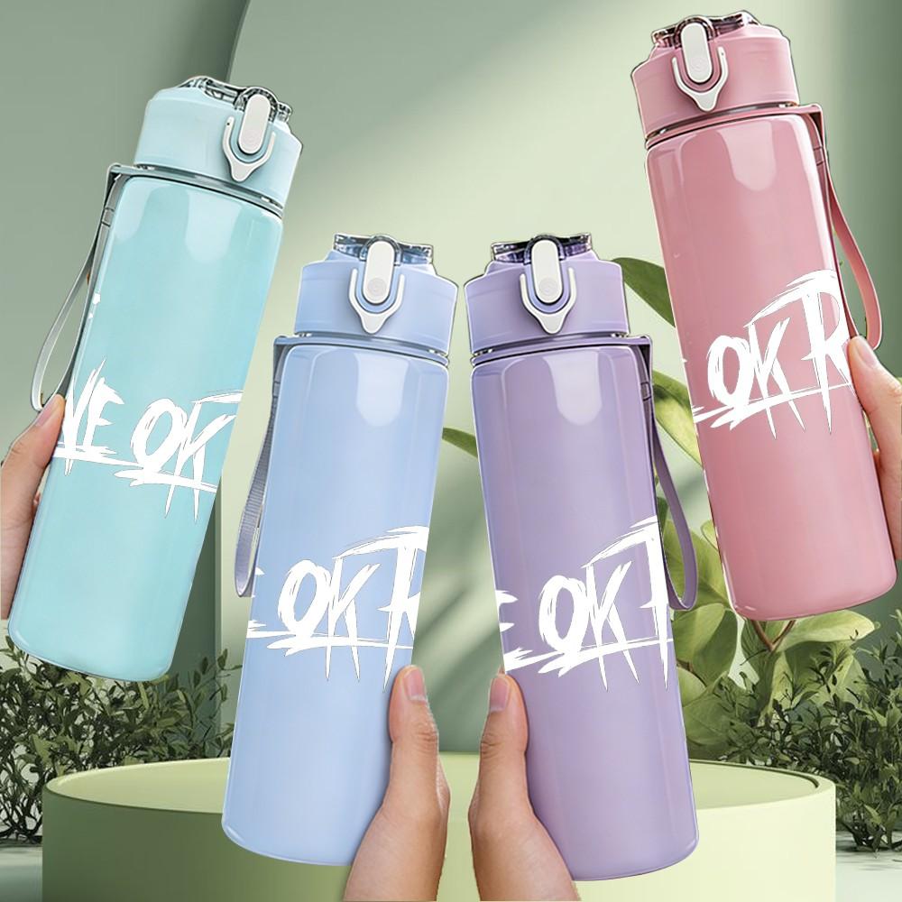 1PC Ghost Rock Band Text 750ml Color Plastic Sports Water Bottle Leakproof Flip Straw Lid Suitable for Sports Office Home Use