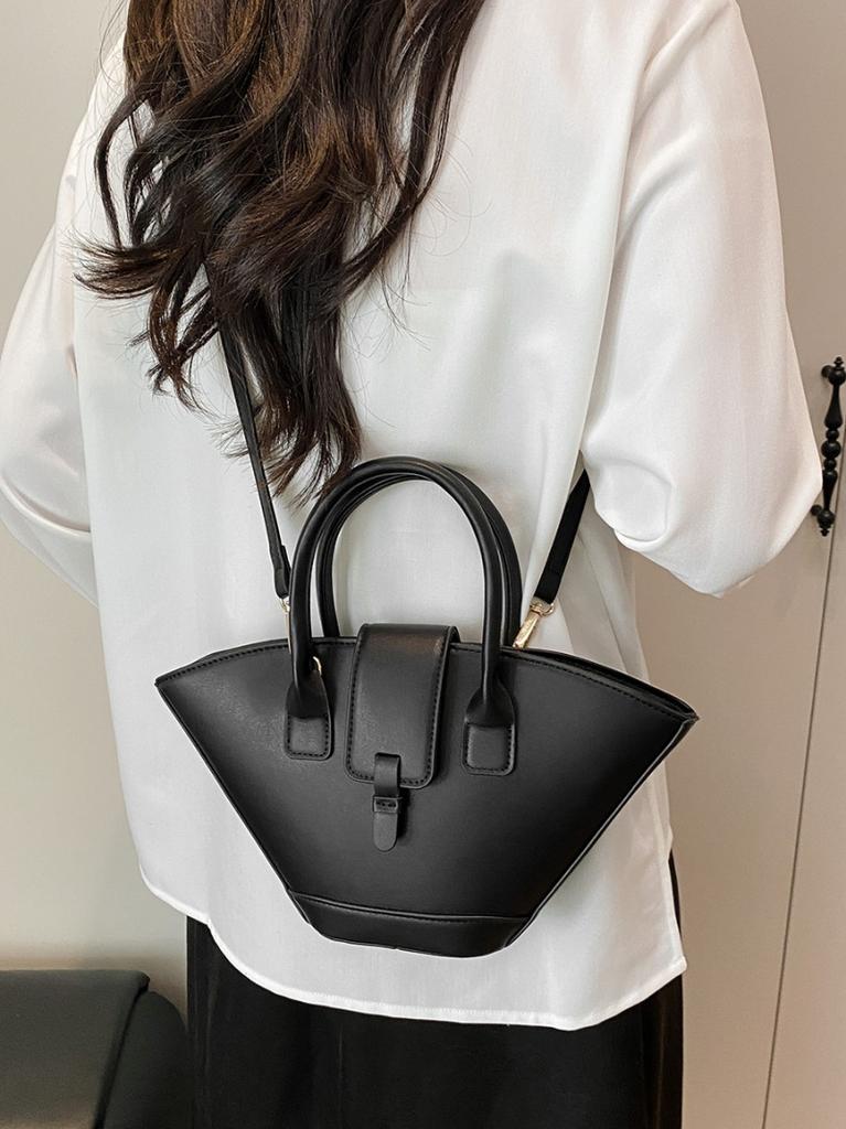 Fashionable leather ladies' handbag - exquisite classic design, highly popular, with elegant French-style lining, essential for daily commutes, retro