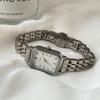 Europäische und Amerikanische Minimalistische Metall-Quadratuhr, Retro-Damenuhr mit Quarzwerk