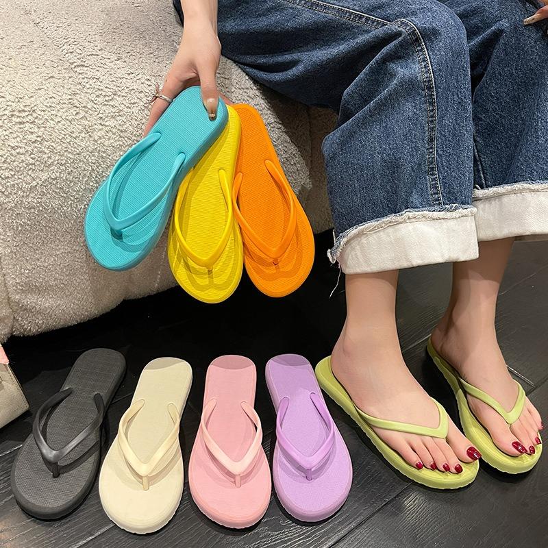 Premium sense non-slip simple flip-flops women's summer new wear solid color pinch feet seaside beach cool slippers women