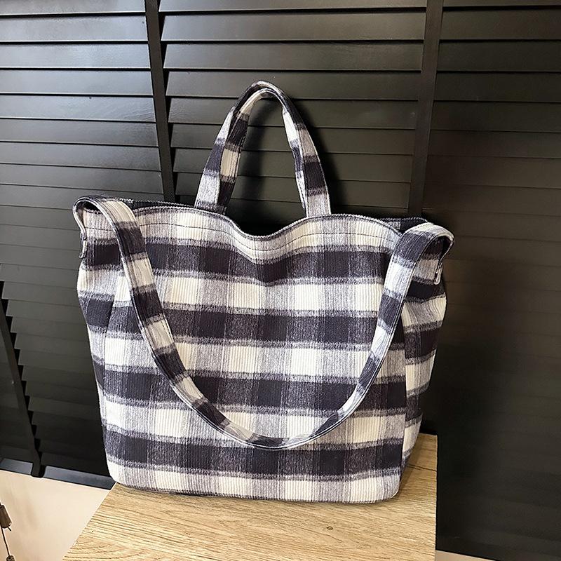Tide Large-capacity Literary and Simple Lattice 2025 New Fashion Foreign Light Commuter Flannel Single Shoulder Tote Women's Bag
